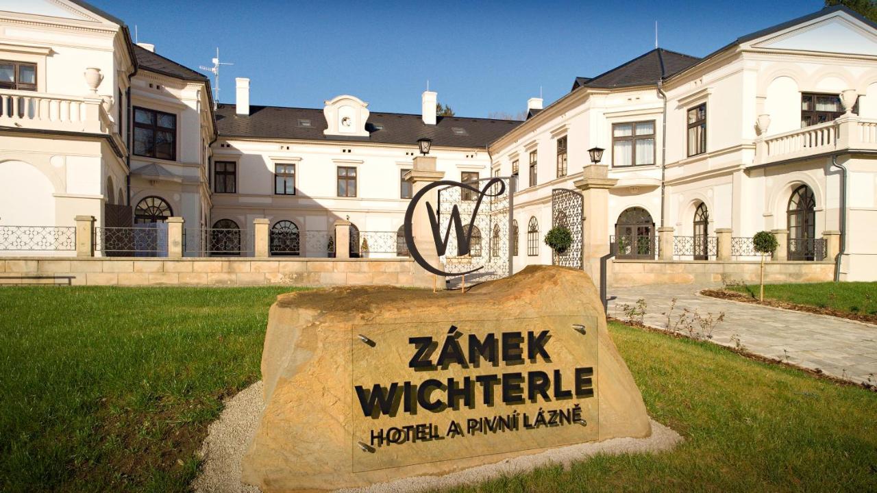 Zamek Wichterle - Hotel A Pivni Lazne Slavicin Εξωτερικό φωτογραφία