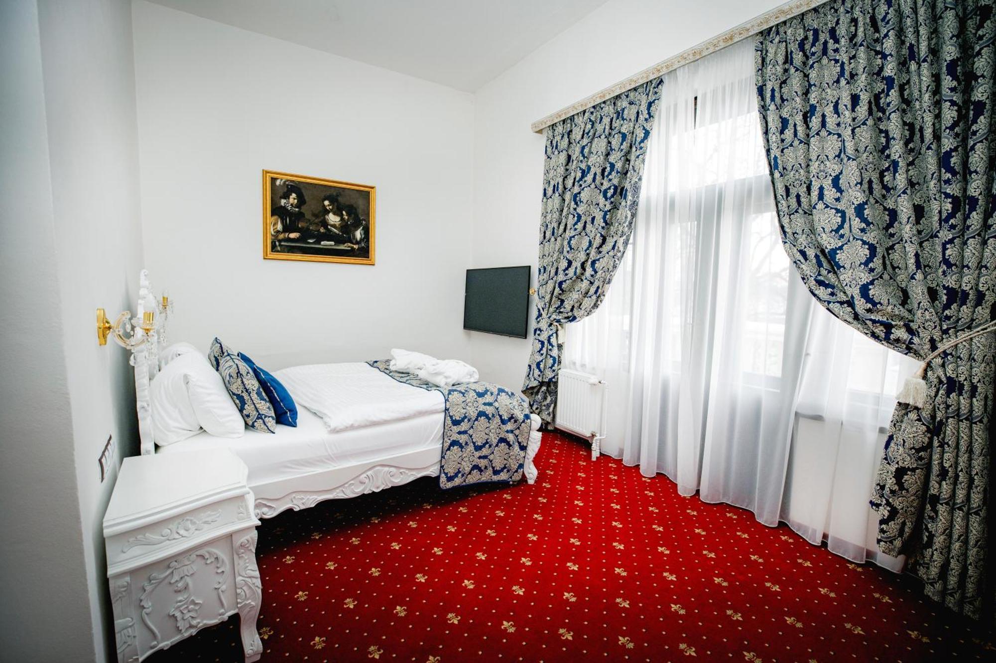 Zamek Wichterle - Hotel A Pivni Lazne Slavicin Εξωτερικό φωτογραφία